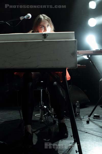 JENNY WILSON - 2010-03-27 - PARIS - La Maroquinerie - 